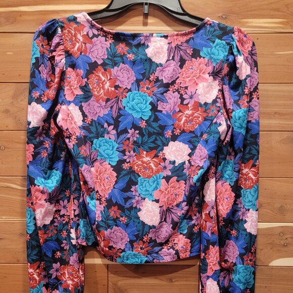 SO Goods For Life Womans Small Beautiful Floral Top Junior - Picture 4 of 13